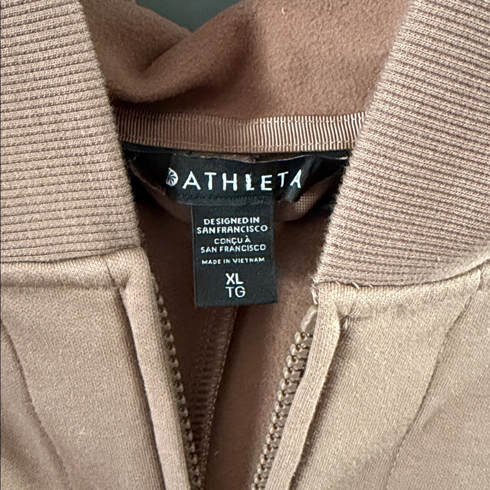 Athleta Triumph Hybrid Jacket - Picture 7 of 7